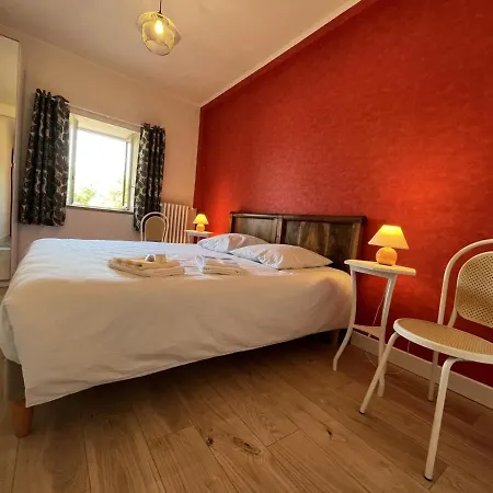 Hébergement de vacances Romantique Au Château De Bisseret Avec Golf Et Grandes Randonnées - Fr-1-489-438 Lavault-Sainte-Anne