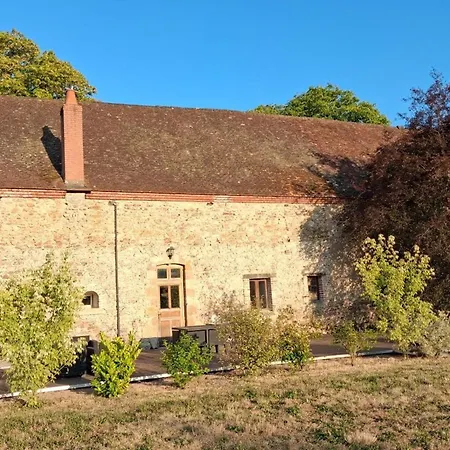 Hébergement de vacances Romantique Au Château De Bisseret Avec Golf Et Grandes Randonnées - Fr-1-489-438